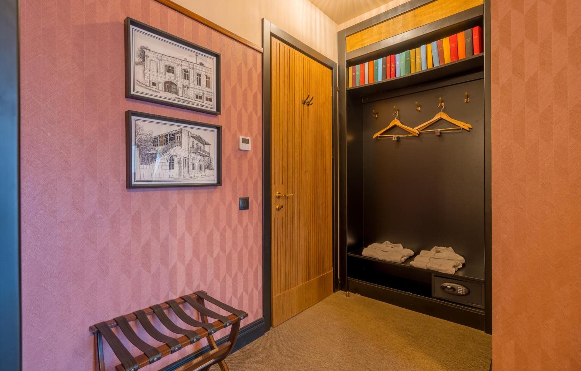Communal Hotel Кутаїсі Екстер'єр фото